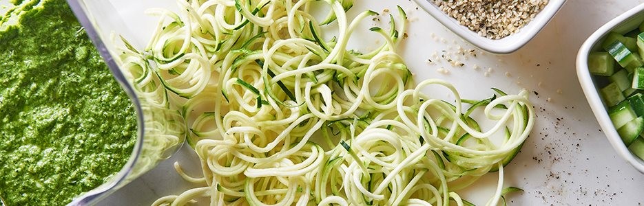 Zoodles cu sos pesto