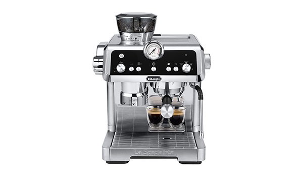 Cafeaua Perfectă Acasă: Ghid pentru Alegerea Espressorului Ideal