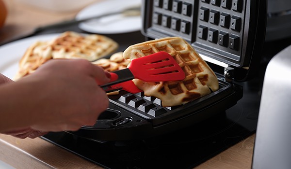 Aparate de făcut gofre și vafe profesionale pentru acasă: Cum alegi modelul ideal pentru deserturi perfecte?