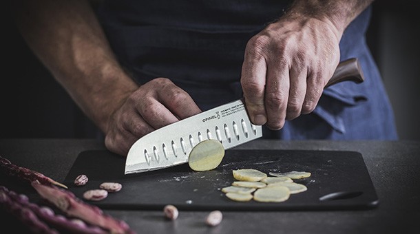 Santoku sau cuțitul bucătarului? Ghid comparativ