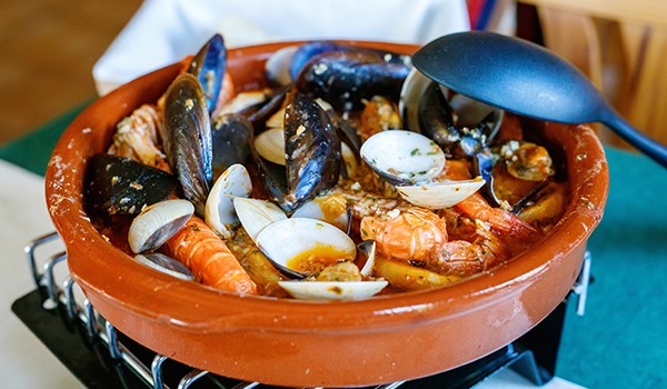 Rețetă autentică Bouillabaisse Marseillaise: Cum prepari celebra supă de pește franțuzească