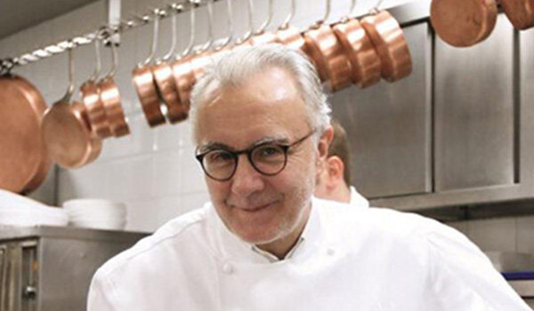 Top 12 bucătari celebri care au schimbat gastronomia mondială